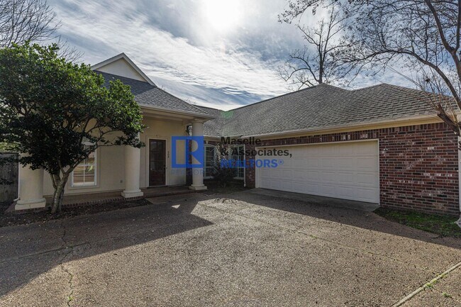 Building Photo - 3 Bed/2 Bath Home in Brandon