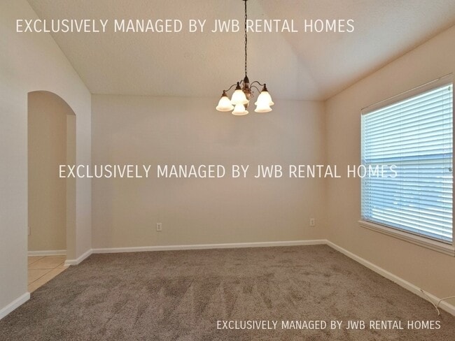 Foto del edificio - 829 Oak Arbor Cir