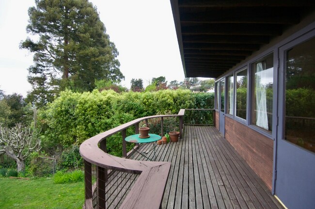 Foto del edificio - 966 Keeler Ave