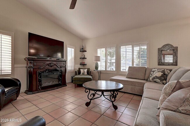 Foto del edificio - 6914 E Beverly Ln