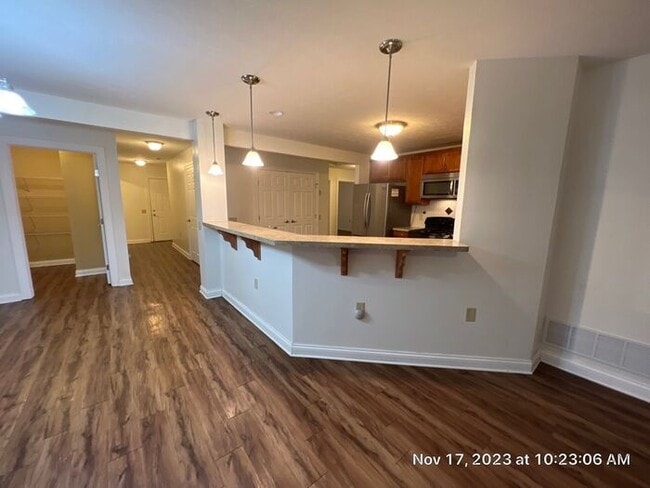 Building Photo - Updated Ranch Home near Children's Hospital
