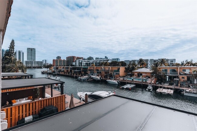 Building Photo - 3920 NE 168th St