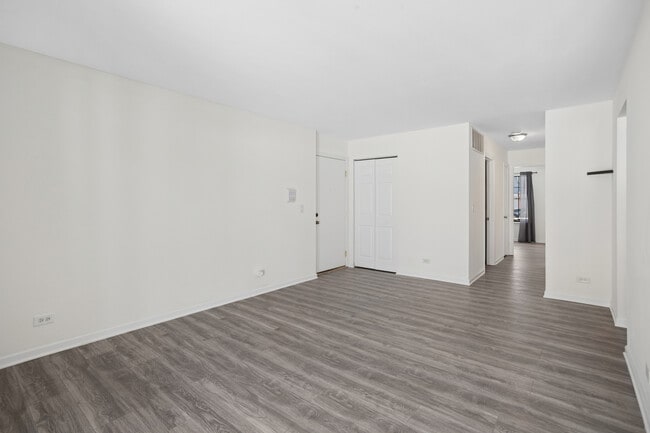 Building Photo - 402 Sandalwood Ln