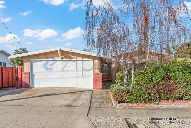 Building Photo - 685 Carmar St