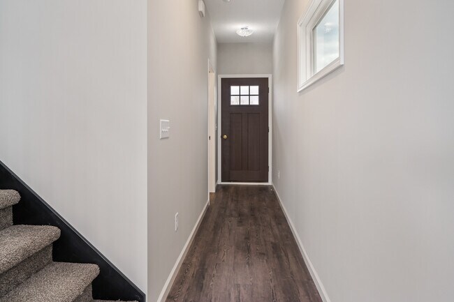 Foto del edificio - 10051 Bluffs Cor