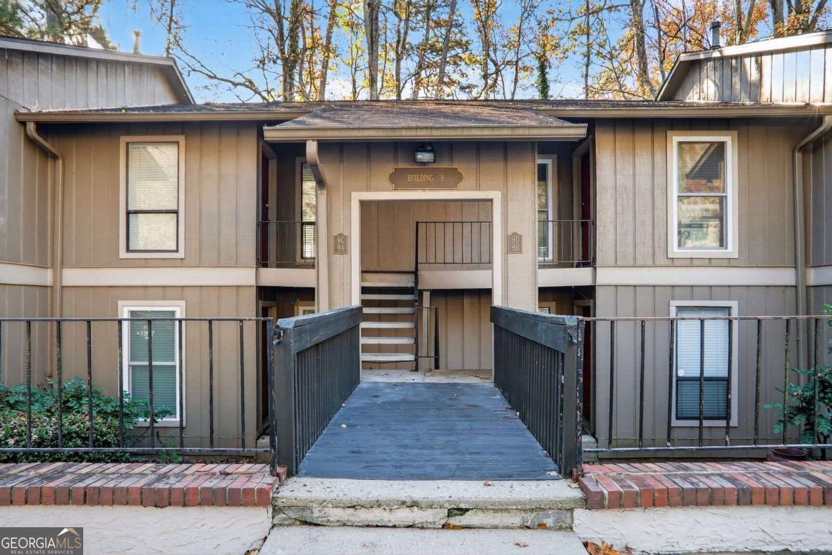 Foto principal - 8740 Roswell Rd