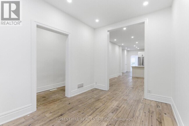 Building Photo - 1297 Davenport Rd