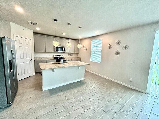Building Photo - 144 Towns Cir