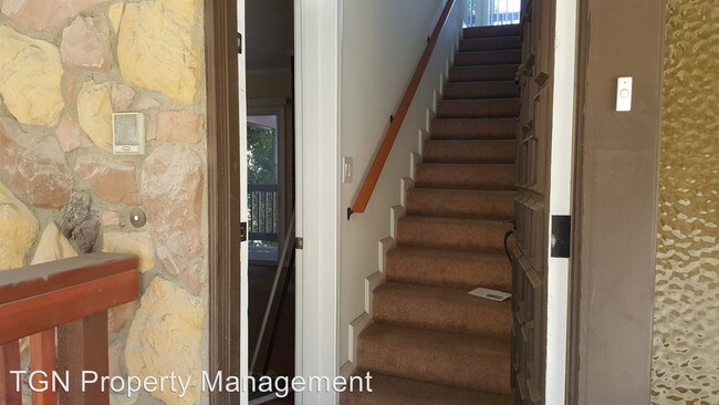 Building Photo - 857 Montecito Dr