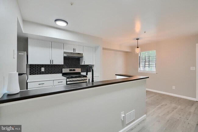 Foto del edificio - 32 N Spring St