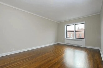 Building Photo - 55 E 190th St