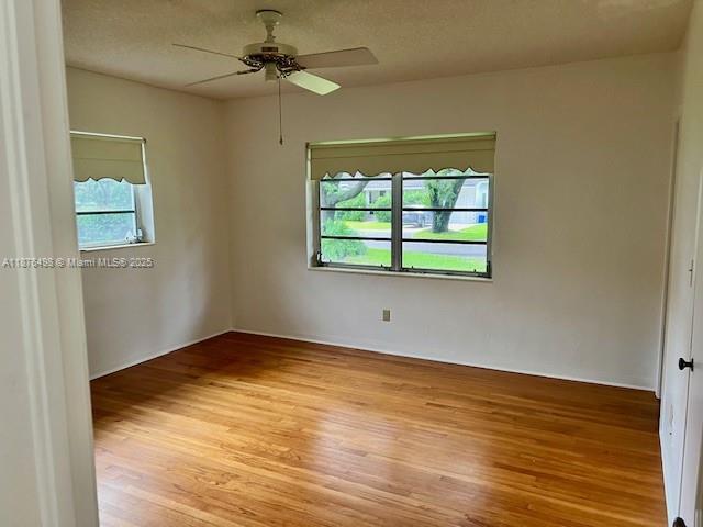 Building Photo - 437 Velarde Ave
