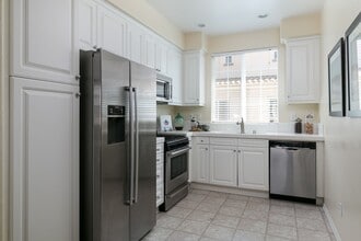 Building Photo - 2305 Chapel Dr