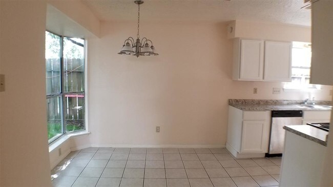 Building Photo - 3215 Dragonwick Dr