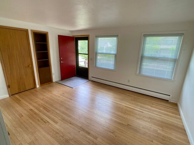 Living Room - 1514 Loftsgordon Ave