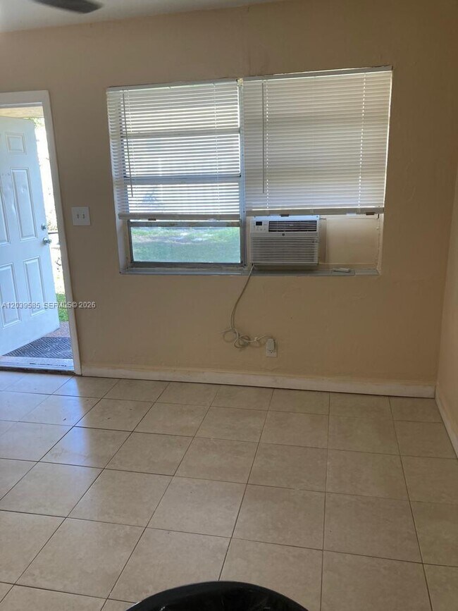 Foto del edificio - 704 SE 21st St