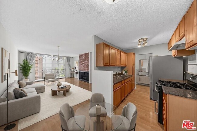 Building Photo - 421 La Fayette Park Pl
