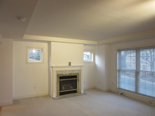 Foto del edificio - 1053 Bluestem Ln
