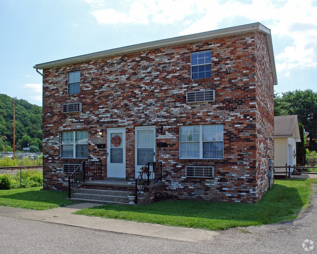 Building Photo - 1233 Main Ave