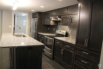 Building Photo - 458 Westcrest Dr