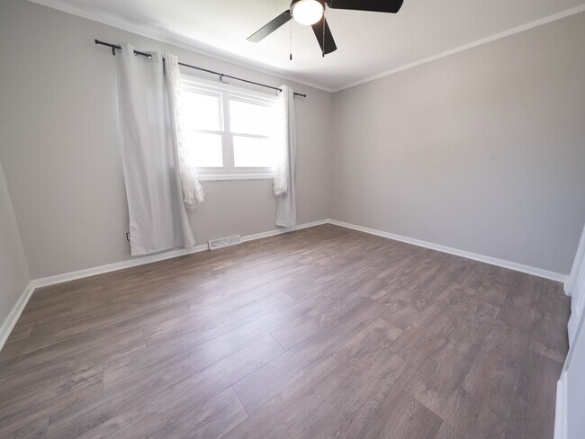 Foto del edificio - 8240 S Octavia Ave