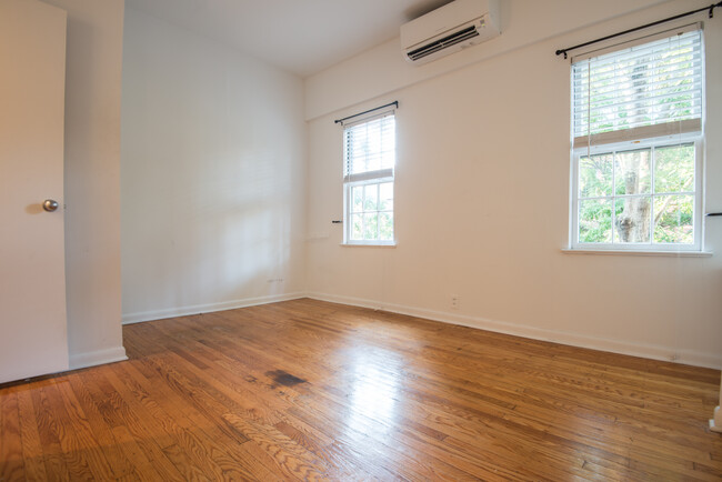 Second Floor Bedroom - 2110 Lombard St