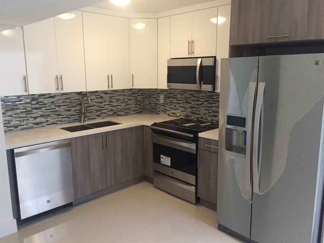 Foto principal - 4746 NW 97th Ct