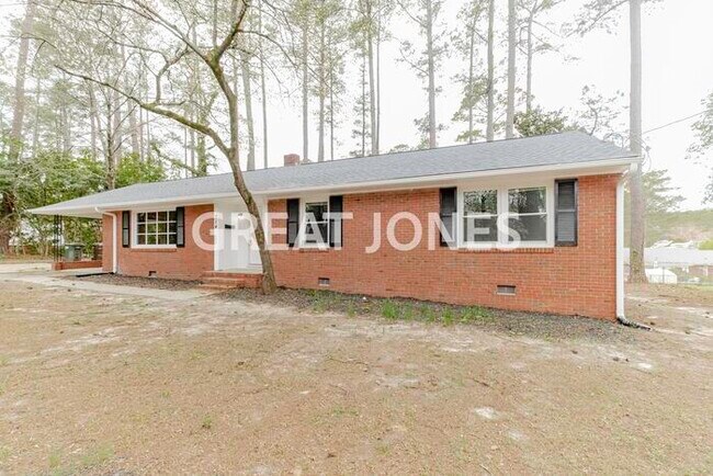Building Photo - 714 Emeline Ave