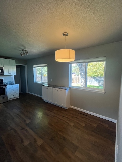 Kitchen - 1330 N Circle Dr