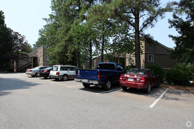 Ashford Lakes Apartments Communit - Pinewood Station