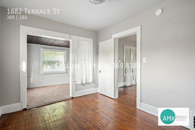 Building Photo - 1882 Terrace St