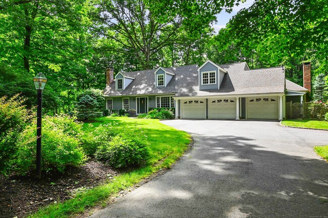 Building Photo - 65 Woodlawn Dr