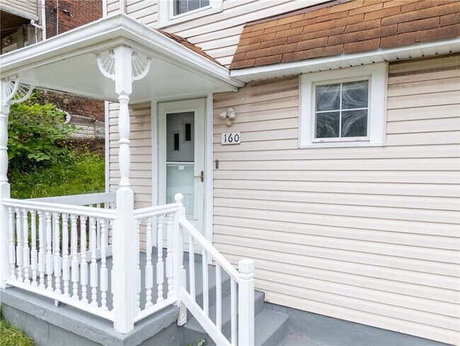 Foto del edificio - 160 Hazelwood Ave