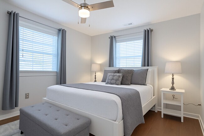 Foto del edificio - 445 Short Hills Dr