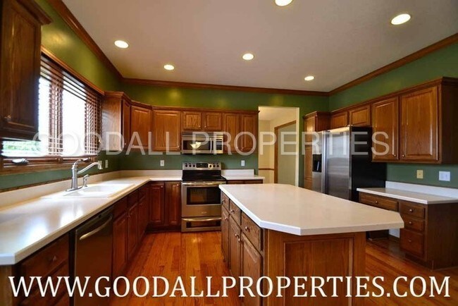 Foto del edificio - 2210 Country Club Blvd