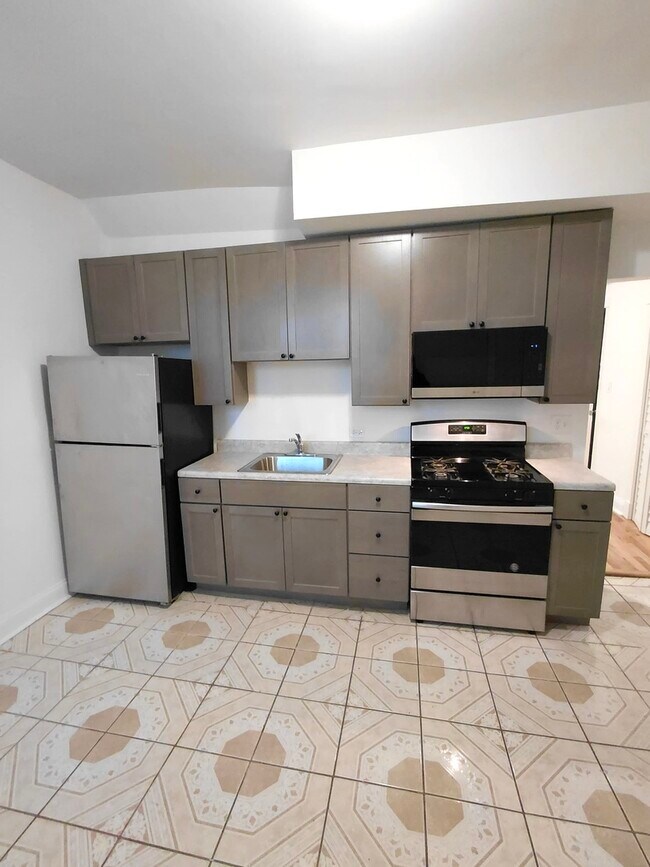 Foto del edificio - 1255 N Harding Ave