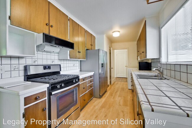 Foto del edificio - 3 br, 2 bath House - 896 Southampton Drive