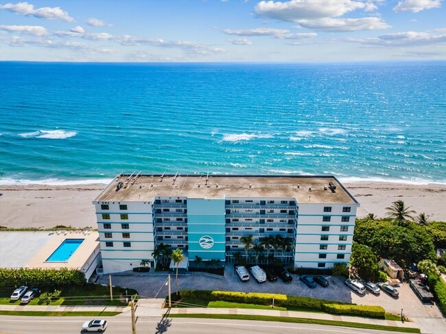 Building Photo - 900 Ocean Dr