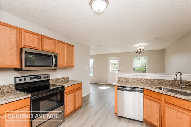 Foto del edificio - 4845 Waterford Dr