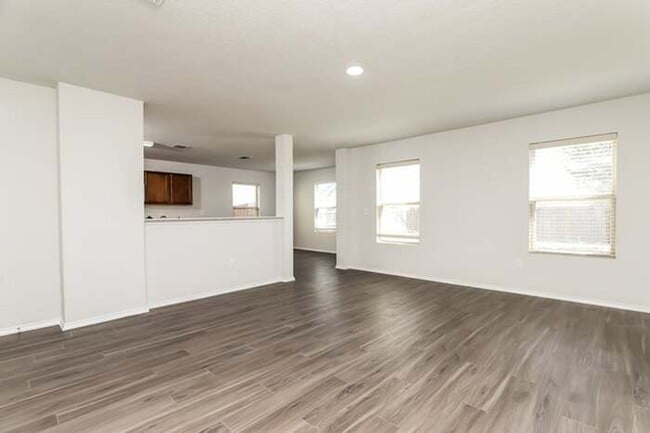 Building Photo - 10706 Hunters Pond