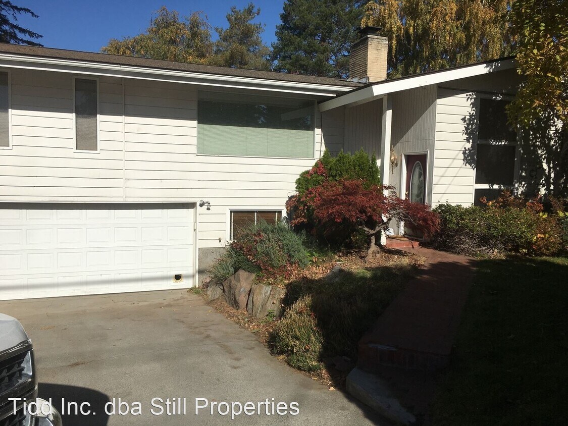 Primary Photo - 5 br, 2.5 bath House - 520 15th St NE