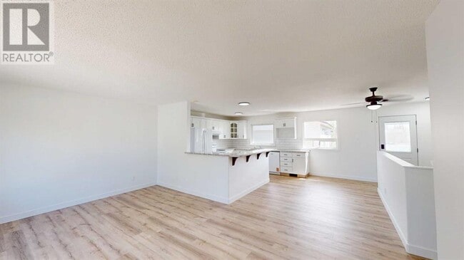 Building Photo - 9639-9685 85 Ave