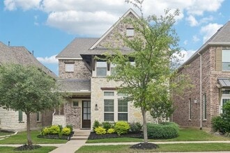 Building Photo - 6809 Royal View Dr