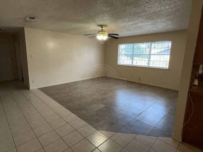 Building Photo - 1502 Linda Ln