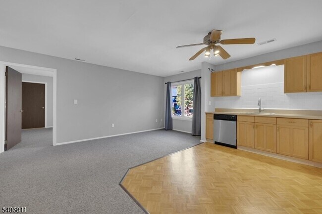 Foto del edificio - 13228 Dell Pl