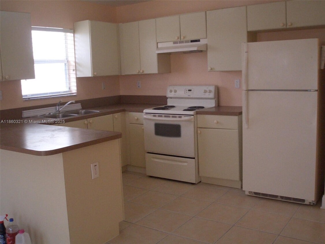 Building Photo - 25863 SW 128th Ct