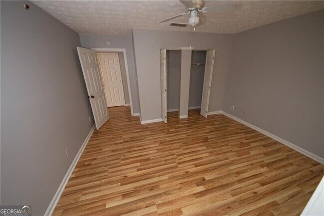 Building Photo - 903 Mill Pond Dr