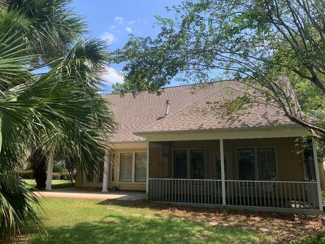 Building Photo - 30793 Pine Ct