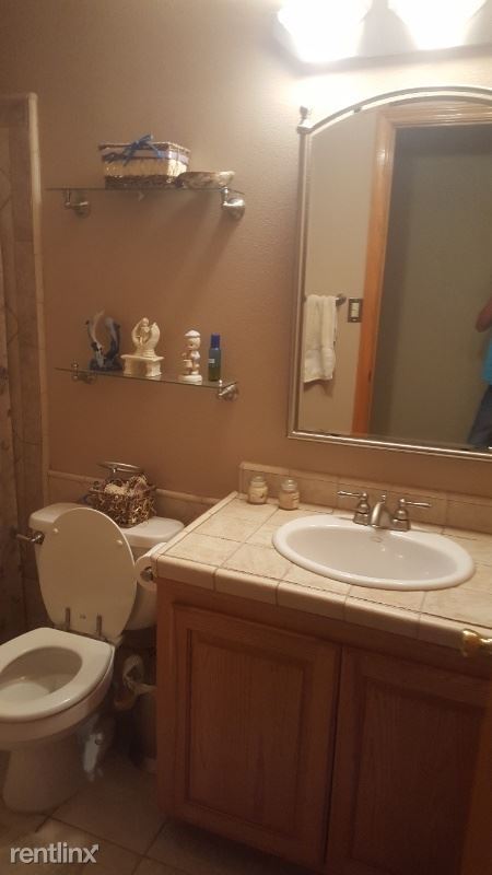 Foto del edificio - 1 br, 1 bath Apartment - 8818 Tommy Ct