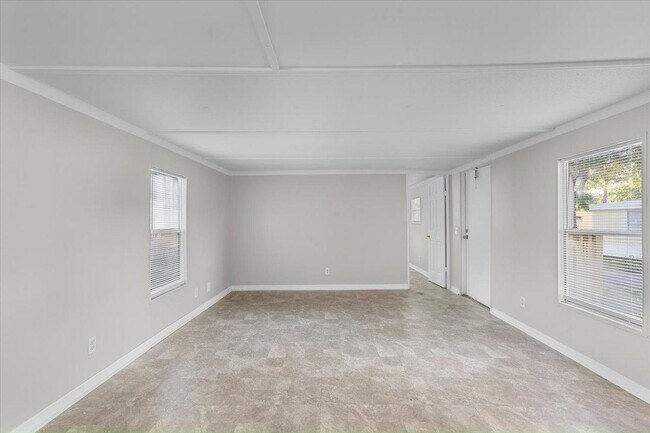 Foto del edificio - 10166 103rd St